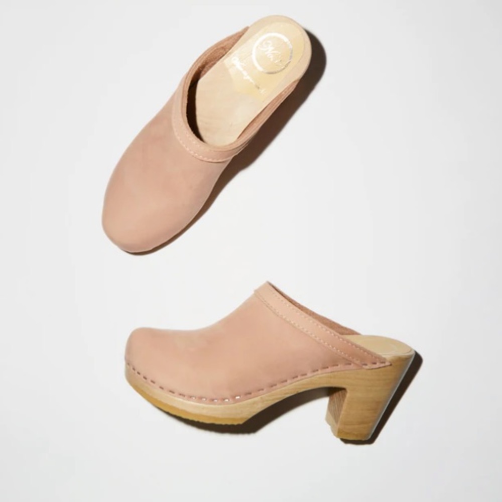 No.6 clog in pink sand